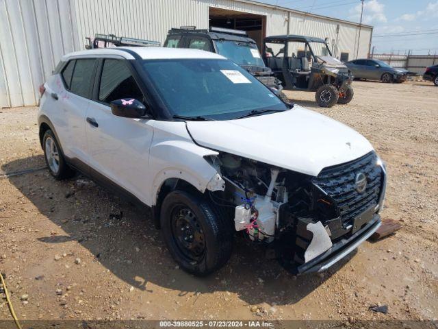  Salvage Nissan Kicks