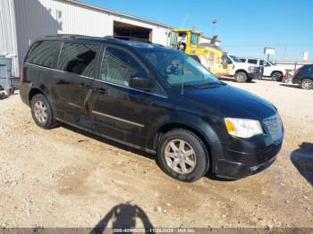  Salvage Chrysler Town & Country