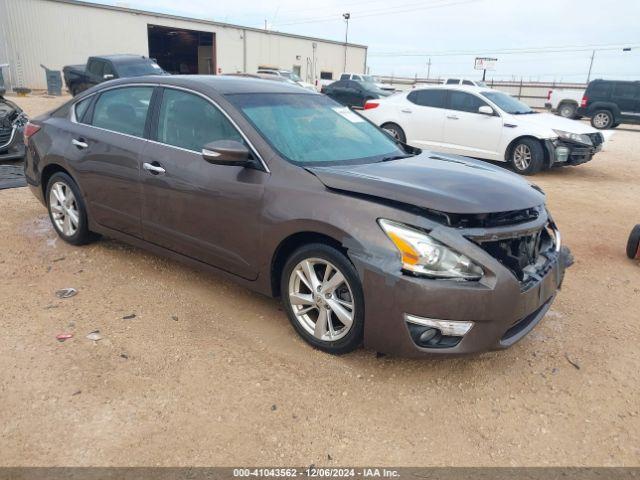  Salvage Nissan Altima