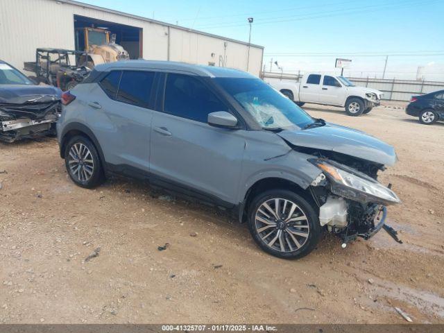  Salvage Nissan Kicks