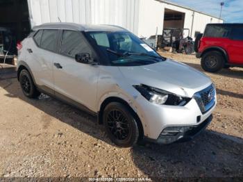  Salvage Nissan Kicks