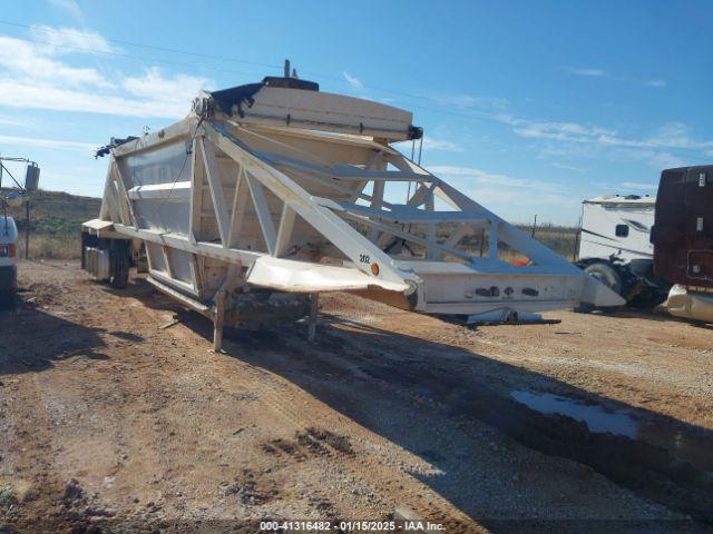  Salvage Manac Inc Trailer