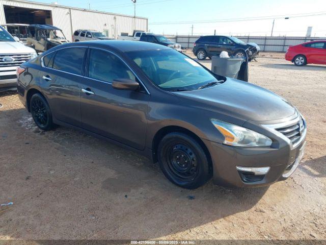  Salvage Nissan Altima