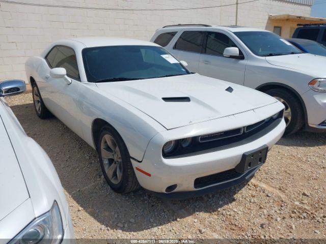  Salvage Dodge Challenger