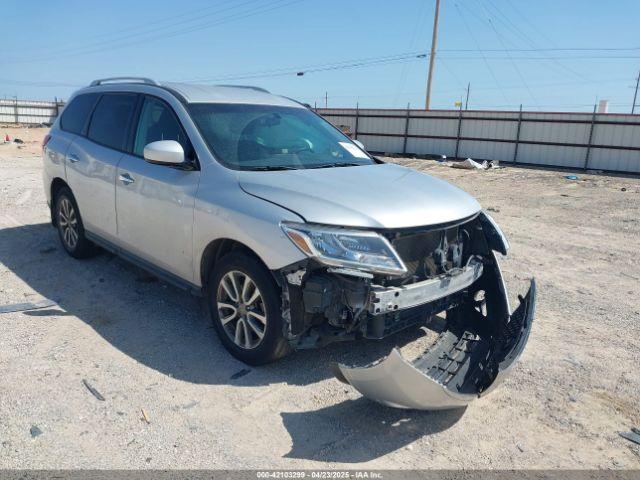  Salvage Nissan Pathfinder