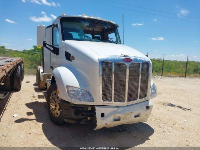  Salvage Peterbilt 579
