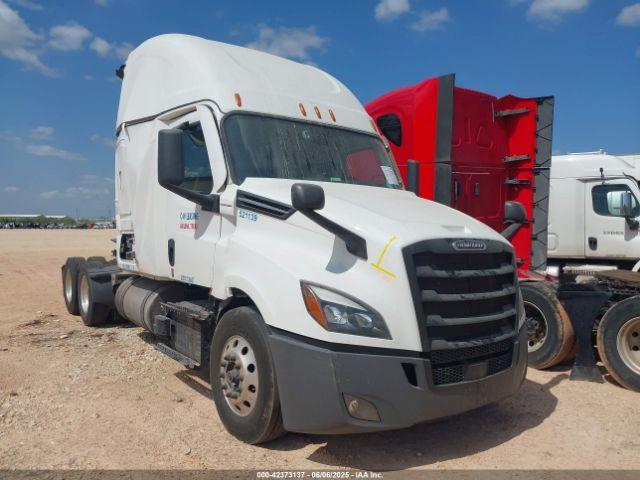  Salvage Freightliner New Cascadia 126