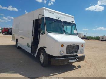  Salvage Freightliner Chassis