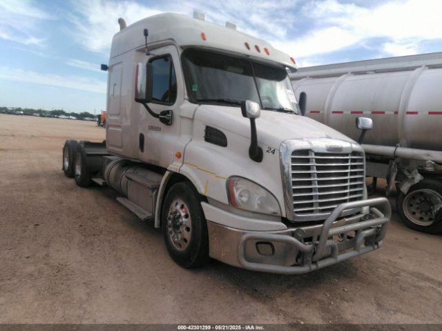  Salvage Freightliner Cascadia 113