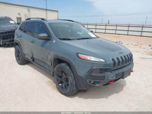  Salvage Jeep Cherokee