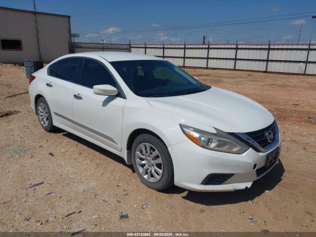  Salvage Nissan Altima