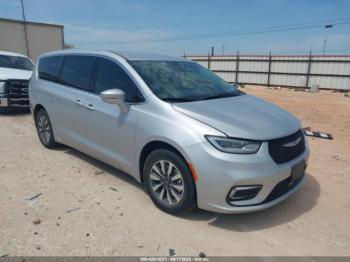  Salvage Chrysler Pacifica