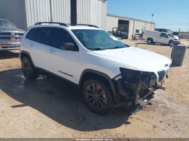  Salvage Jeep Cherokee