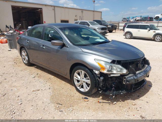  Salvage Nissan Altima