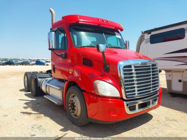  Salvage Freightliner Cascadia 113