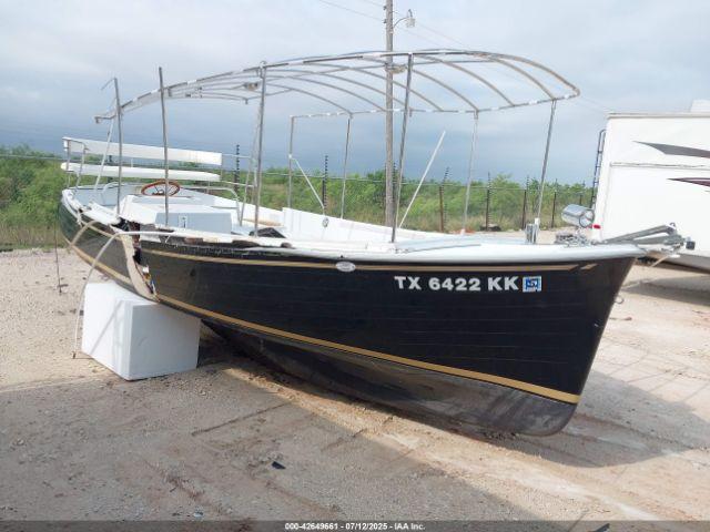  Salvage Duffy Suncruiser