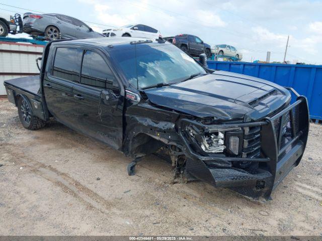  Salvage General Motors Sierra 2500HD