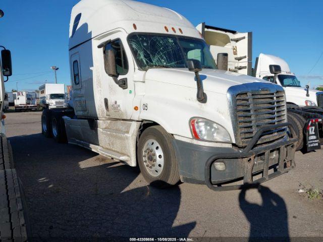  Salvage Freightliner Cascadia 125