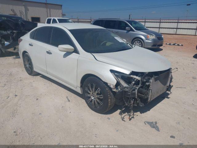  Salvage Nissan Altima