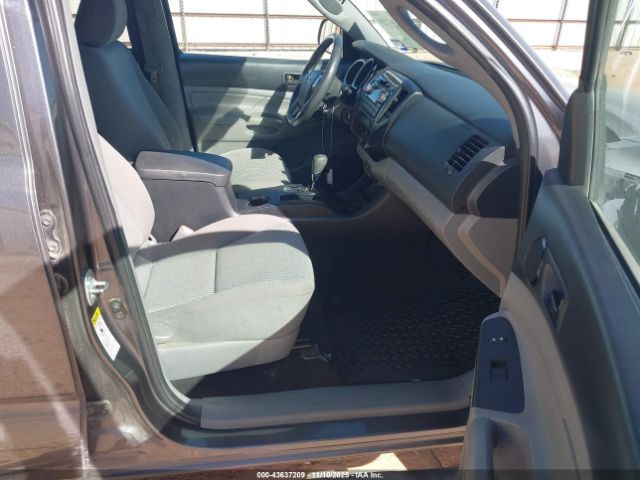 Toyota Tacoma V6 Image 3