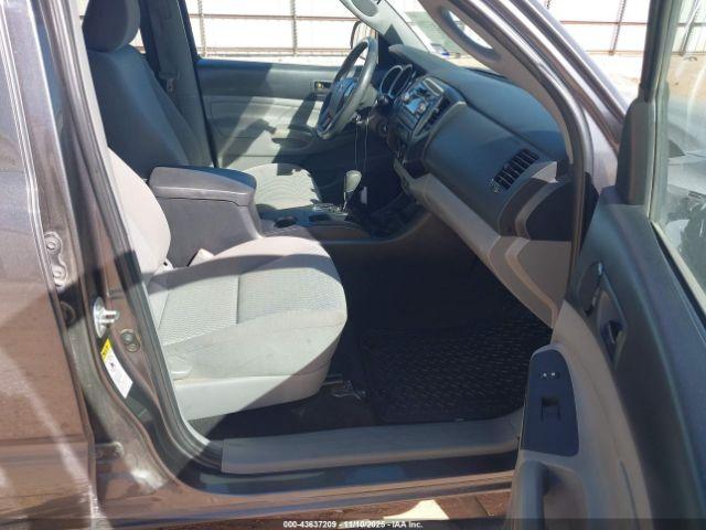 Toyota Tacoma V6 Image 3