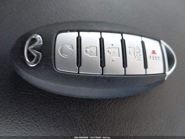 INFINITI Q50 3.0t Luxe Image 4