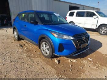  Salvage Nissan Kicks