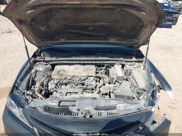 Toyota Camry Se Image 10