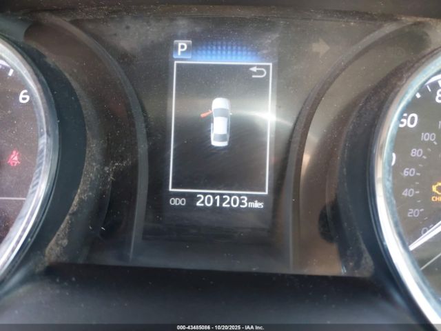 Toyota Camry Se Image 11