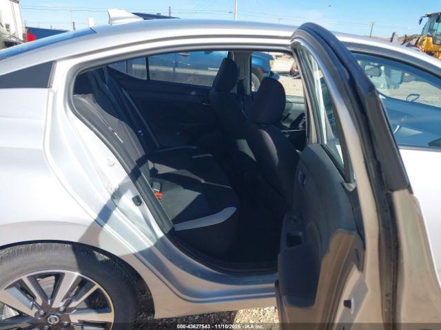 Nissan Versa Sv Xtronic Cvt Image 7