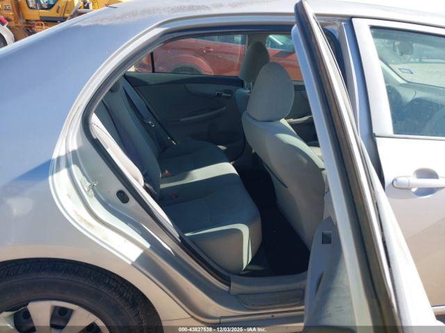 Toyota Corolla Le Image 10