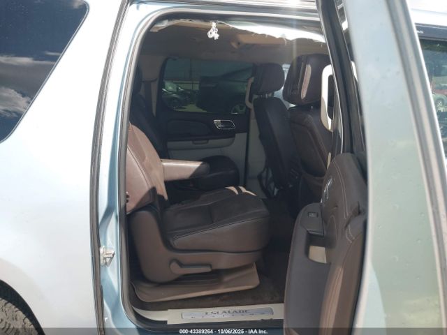 Cadillac Escalade Platinum Edition Image 11