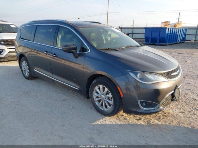  Salvage Chrysler Pacifica