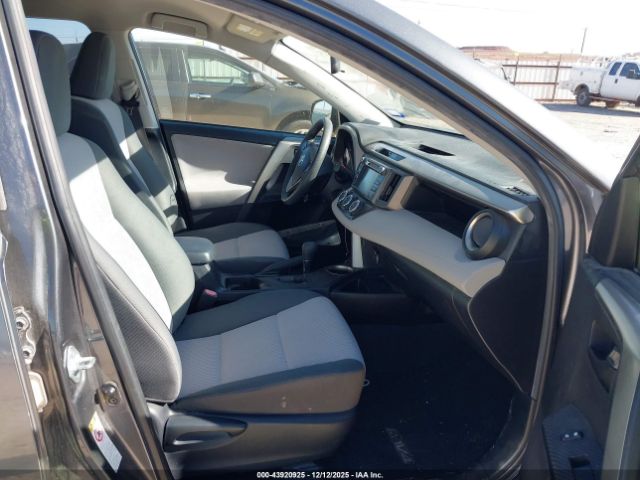 Toyota RAV4 Le Image 16