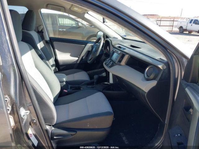 Toyota RAV4 Le Image 16