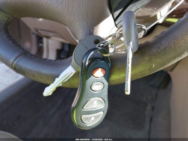 Chrysler LHS Image 12