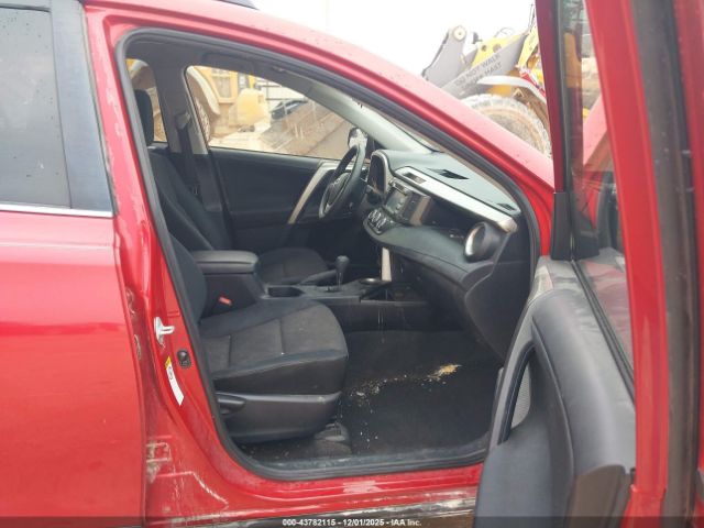 Toyota RAV4 Le Image 11