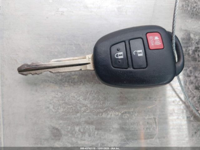 Toyota RAV4 Le Image 15