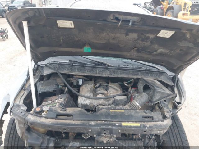 Nissan Titan Xe Image 13