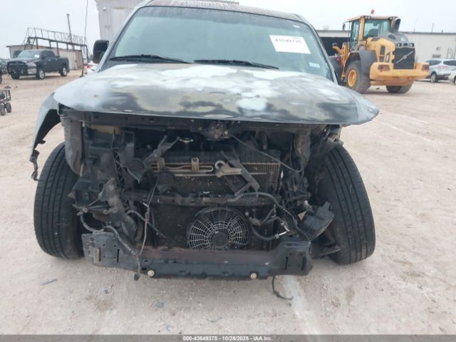 Nissan Titan Xe Image 8