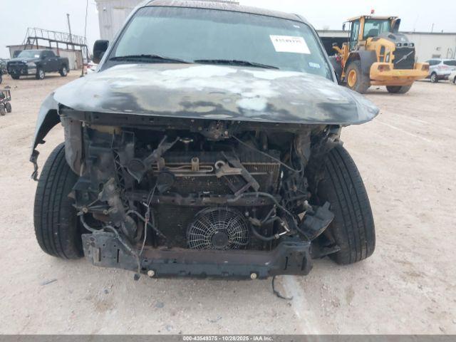 Nissan Titan Xe Image 8