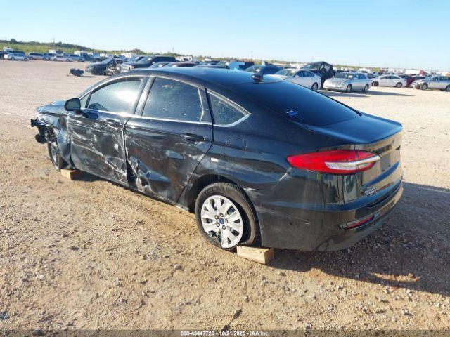 Ford Fusion S Image 17