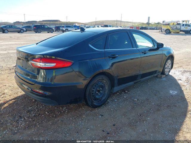 Ford Fusion S Image 6