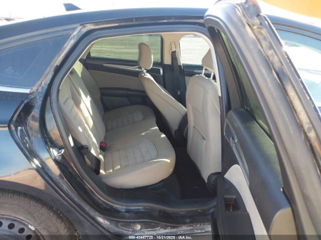 Ford Fusion S Image 3