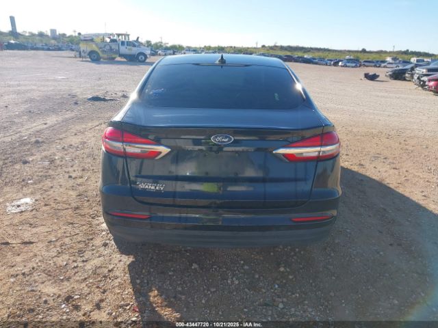 Ford Fusion S Image 9