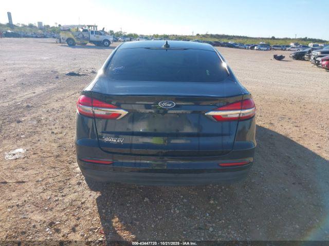 Ford Fusion S Image 9