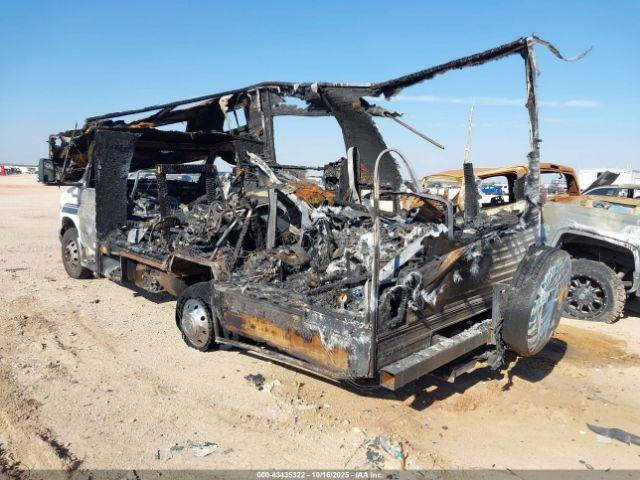 Ford Econoline E350 Cutaway Van Image 6