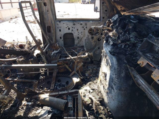 Ford Econoline E350 Cutaway Van Image 5