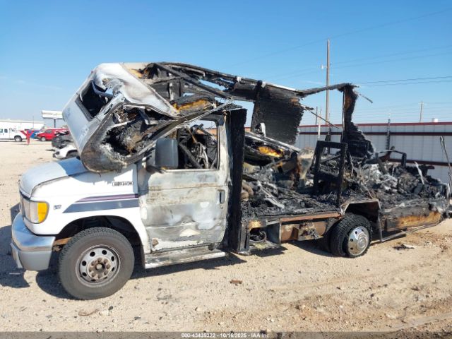 Ford Econoline E350 Cutaway Van Image 10