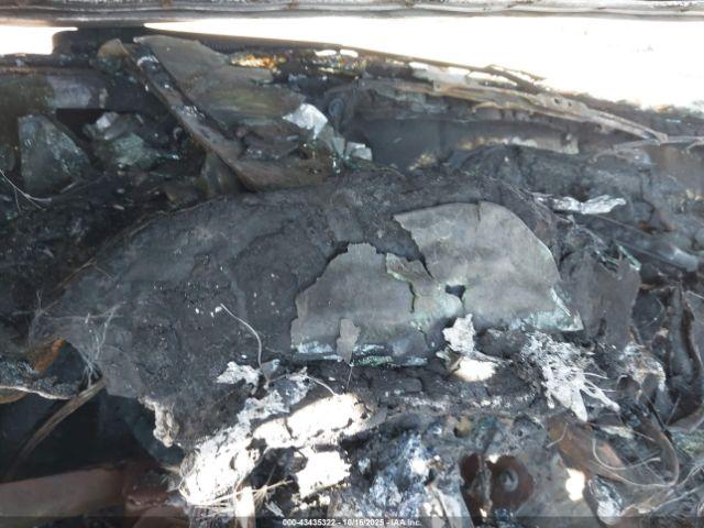 Ford Econoline E350 Cutaway Van Image 2